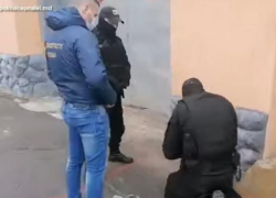 Представлялись сотрудниками банков и опустошали счета граждан: полиция задержала мошенников 