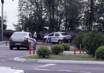 Потенциальная автоледи провалила экзамен, въехав в столб во время экзамена
