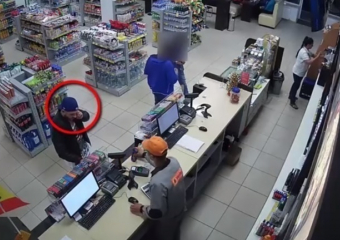 Молодой человек обманом присвоил себе чужое забытое портмоне