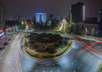 На одной из кольцевых развязок Кишинева улучшили освещение