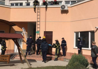 В Кишиневе погиб ребенок - упал с 9-го этажа жилого дома 