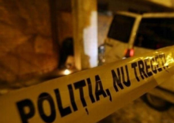 Во Флорештах 56-летняя женщина скончалась, ударив себя ножом в ногу после ссоры с дочерью