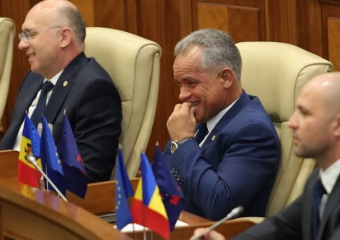 Гросу намекнул, что за публикацией данных о многотысячных зарплатах в MoldATSA стоит Плахотнюк