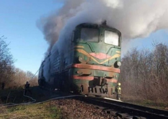 Под Дрокией загорелся локомотив