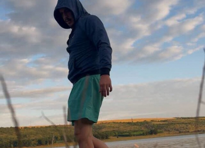 “Мы живем на волшебной земле”: молдаванин Артур Ходырев решил обойти всю страну пешком