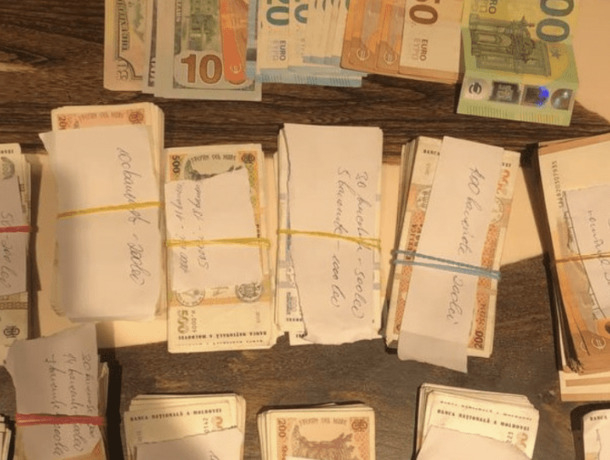 Полиция задержала украинца, который шантажировал и заставил молдаванку «инвестировать» в криптовалюту