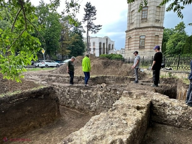 Археологи ведут раскопки в разных местах столицы