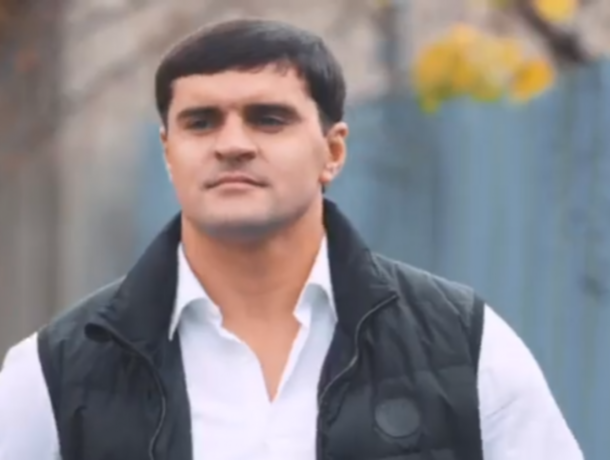 (Фото) Цуцу и его цугцванг - беглеца видели на заправке в Румынии