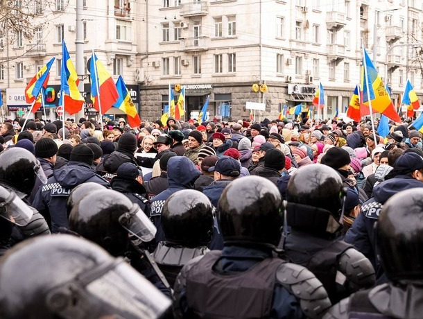В Кишиневе состоялись многотысячные протесты