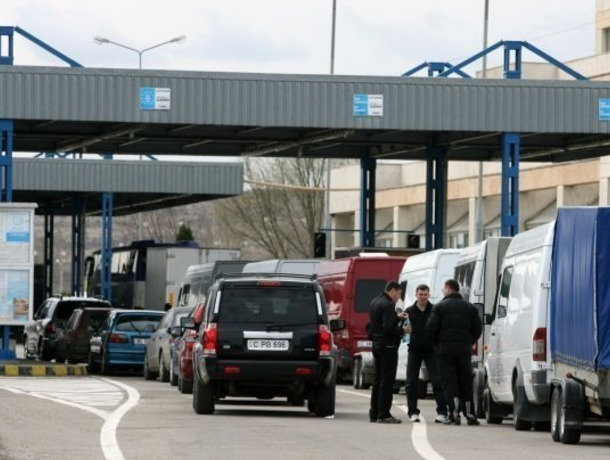 Диаспора покидает Молдову после праздников: на границе повышенный и непрерывный трафик