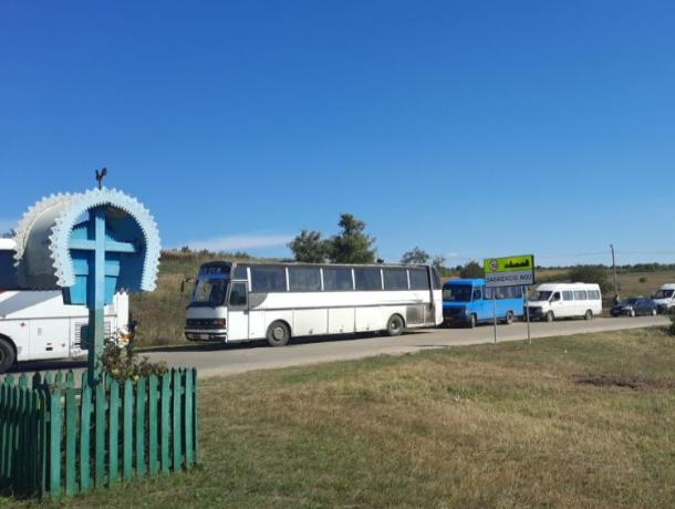 Транспортников с севера и юга страны останавливают и заставляют не привозить протестующих в Кишинев