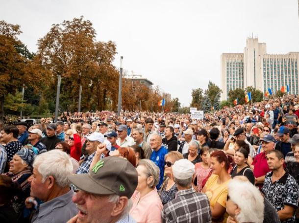 Тысячи людей требовали отставки Майи Санду перед президентурой: Эта осень станет последней для нынешней власти