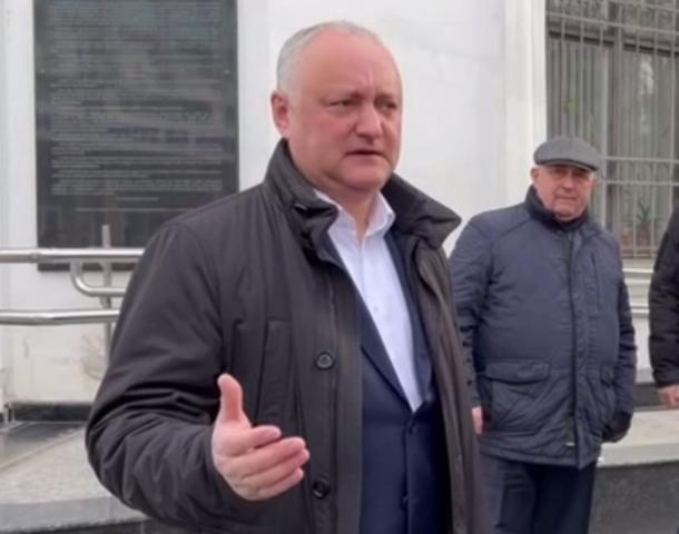 Додон призвал Украину не лезть с военной помощью в решение приднестровского вопроса