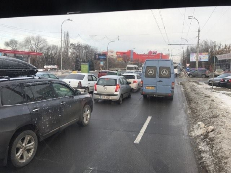 На дорогах Кишинева вновь появились пробки