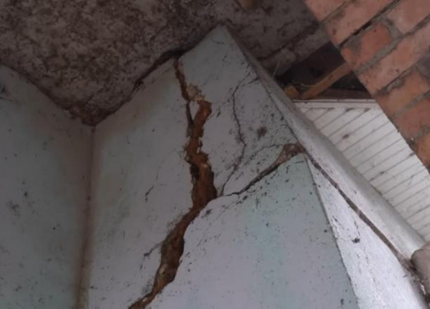 Состояние старой районной больницы Сорок требует вмешательства властей