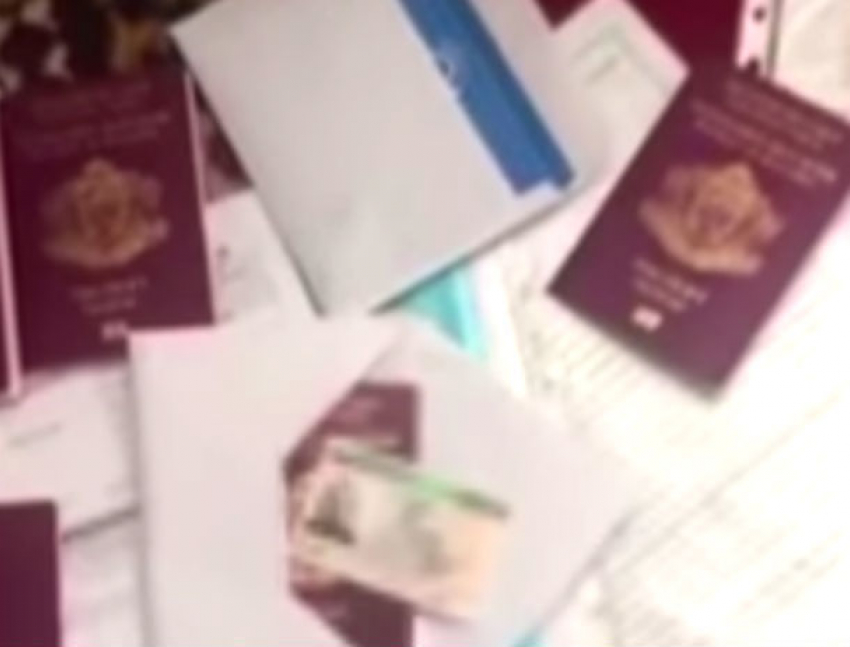 Интернациональная преступная группировка открыла в Кишиневе продажу паспортов и прав из Болгарии