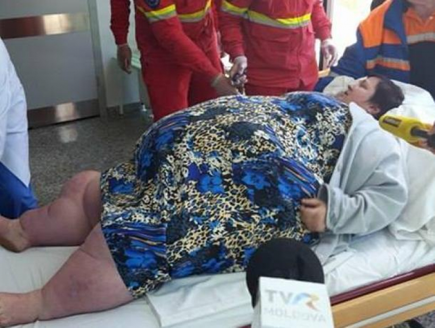 Самую толстую женщину Молдовы в тяжелом состоянии доставили в Республиканскую клиническую больницу 