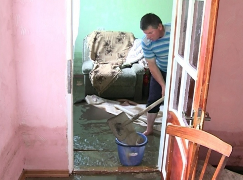 Ливень, град и ветер натворили бед во многих населенных пунктах Молдовы