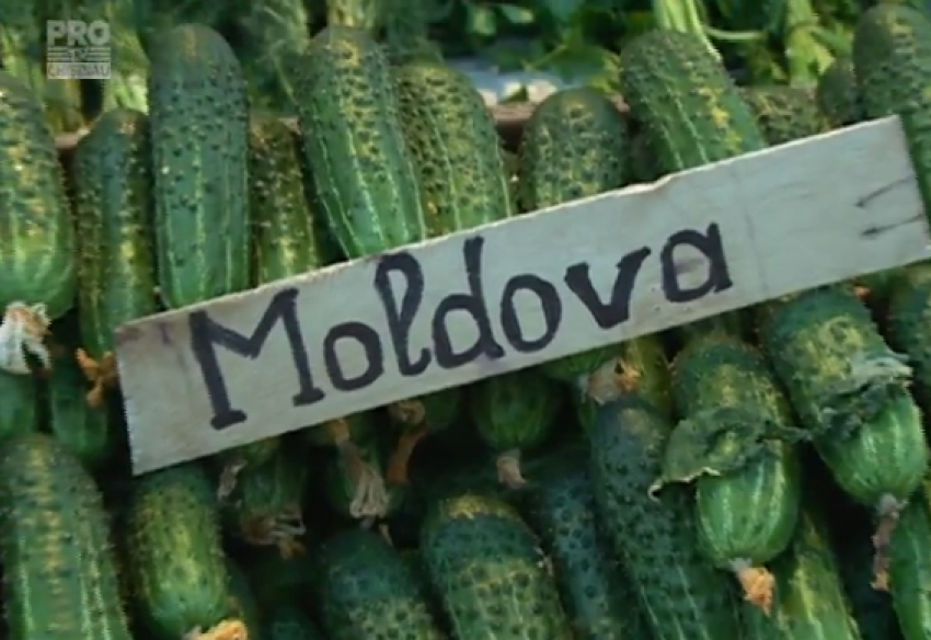 На рынках столицы появились первые молдавские огурцы по заоблачным ценам 