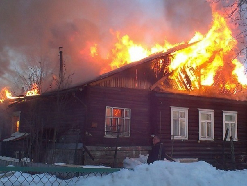 В Рышкань молодая мама обнаружила в собственном доме сгоревший труп незнакомца