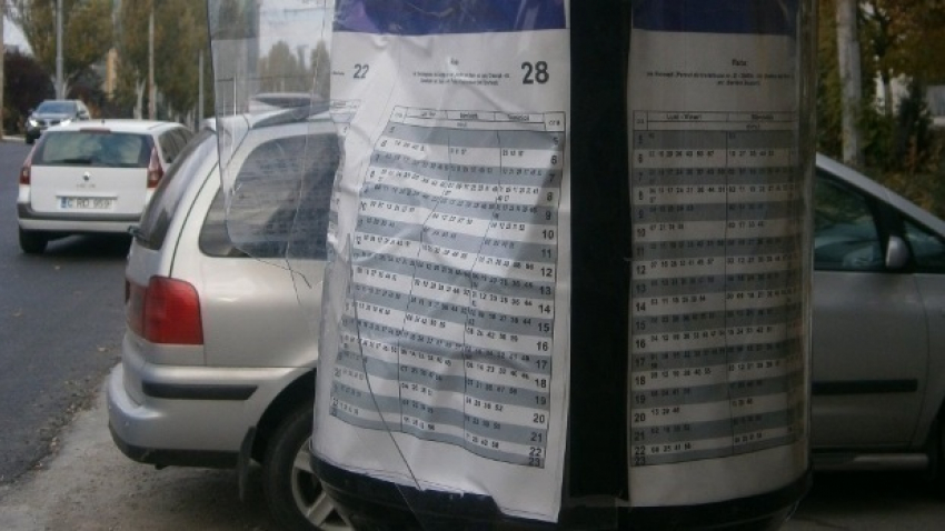 В Кишиневе вандалы испортили 3 информационных панно на остановках