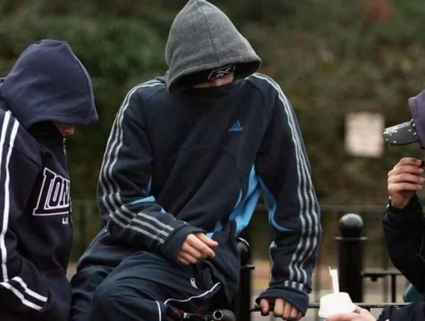 Подростки звереют: в Кишиневе забили бродягу