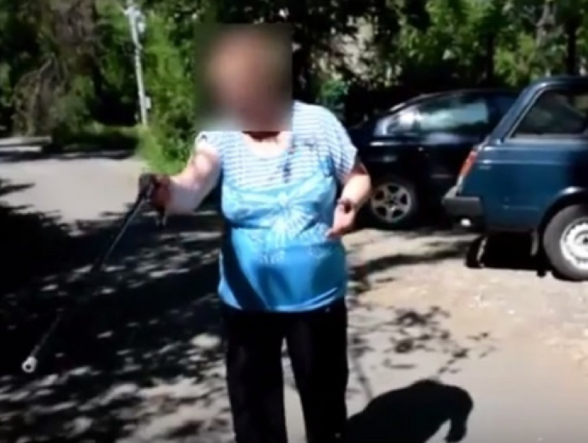 "Скотина, верни!": ограбленная студентом в Кишиневе женщина рассказала об ограблении на видео