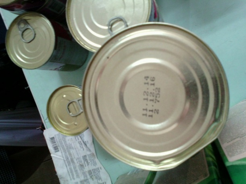 Детей кормили на жаре в Глодянах просроченными консервами без холодильников