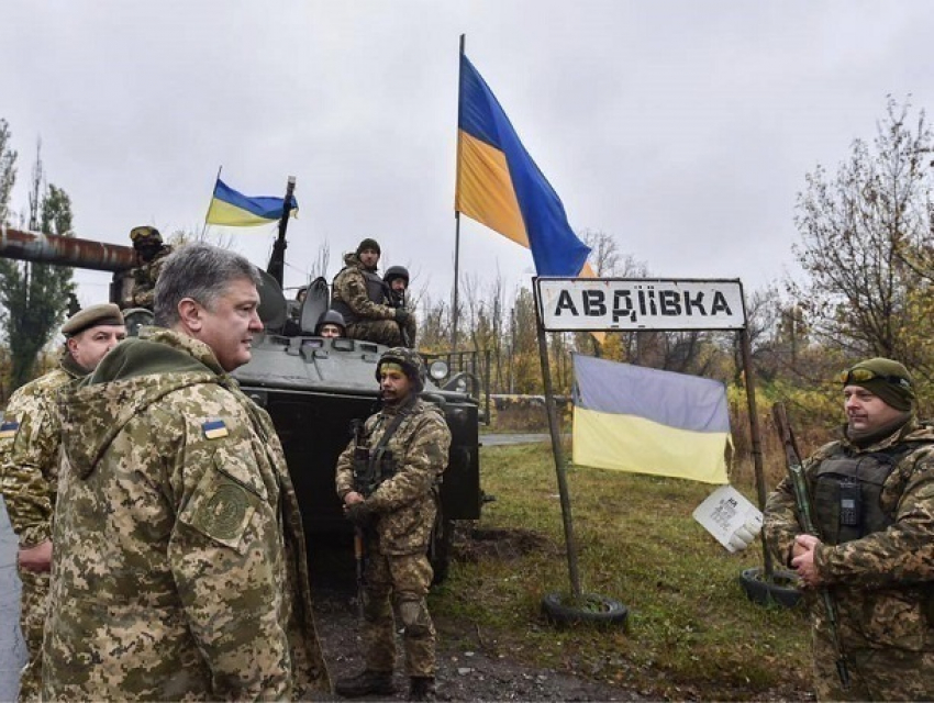 Кровавое президентство Порошенко возмутило украинскую писательницу: «Вы и война неразделимы"