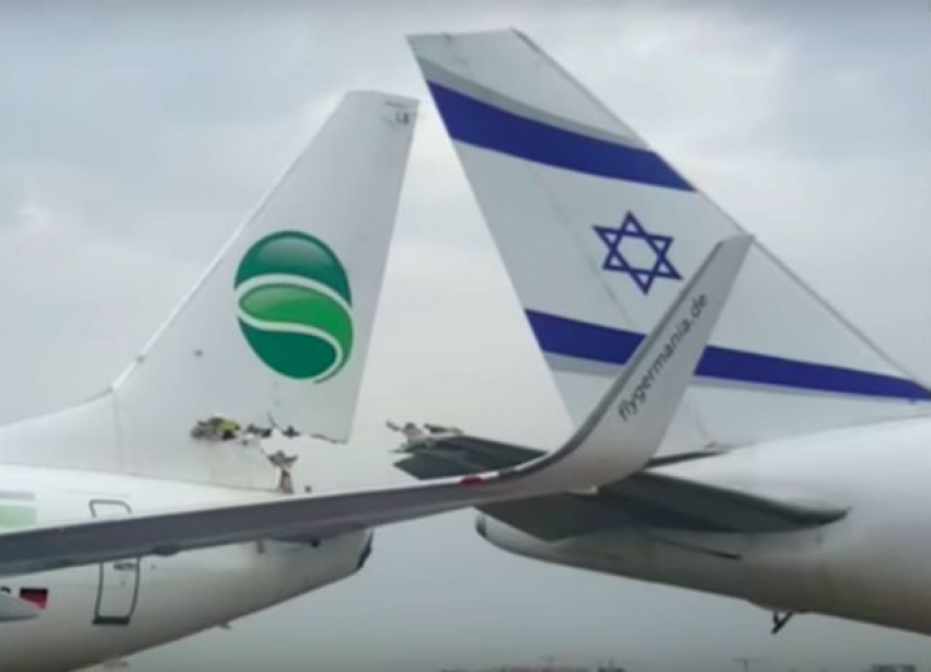 Столкновение пассажирских самолетов в аэропорту Тель-Авива попало на видео