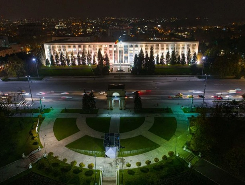 Прекрасные фото ночного Кишинева показал кишиневский фотограф