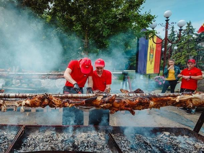 Самое вкусное мероприятие весны: в Молдове впервые прошел «Фестиваль мяса»