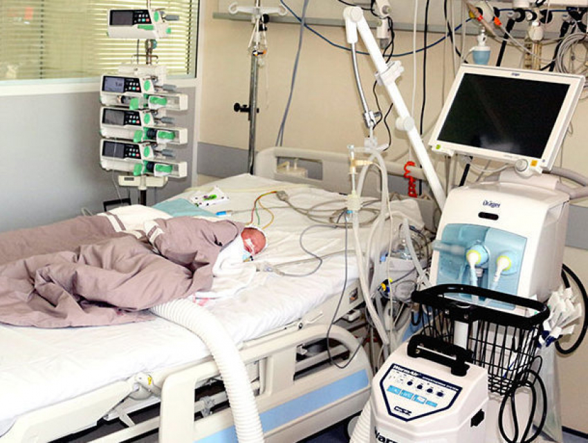 Кардиохирурги сделали сложные операции двум новорожденным в Кишиневе и спасли их жизни 