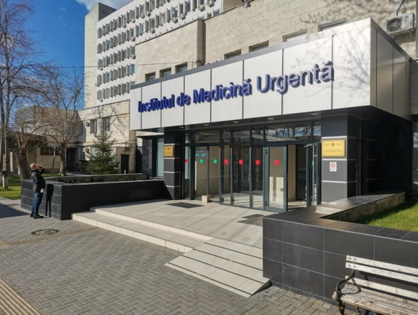Унижения, агрессия и разглашение данных: в Молдове пересмотрят правила для медиков