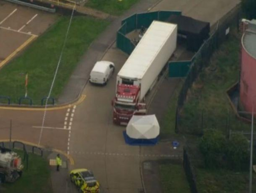 Страшная находка в Англии - в прицепе грузовика, приехавшего из Болгарии, найдены 39 трупов