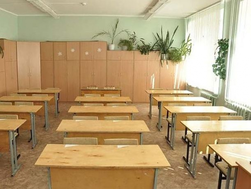 Некоторым педагогам в Молдове с августа не платят зарплату 