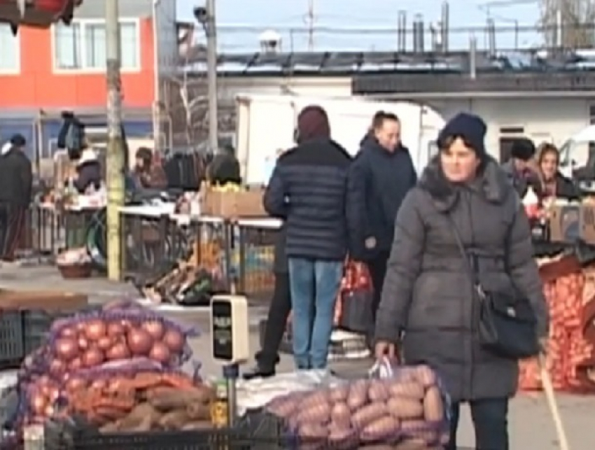 Румыны перед праздниками штурмовали продуктовые магазины и рынки Молдовы