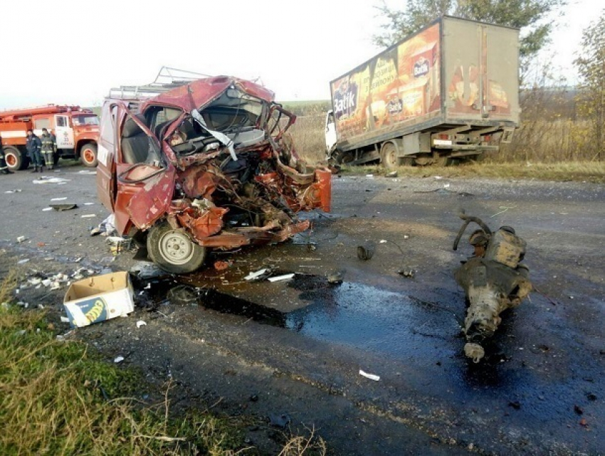 Смертельное столкновение трех грузовиков произошло под Одессой