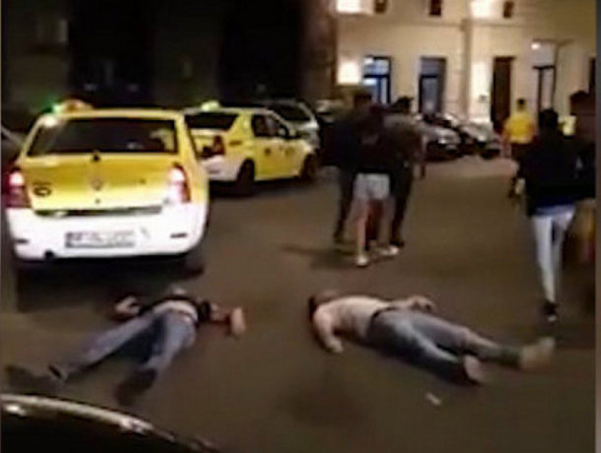 Голливудский боевик в центре Бухареста: жестокую массовую драку сняли на видео