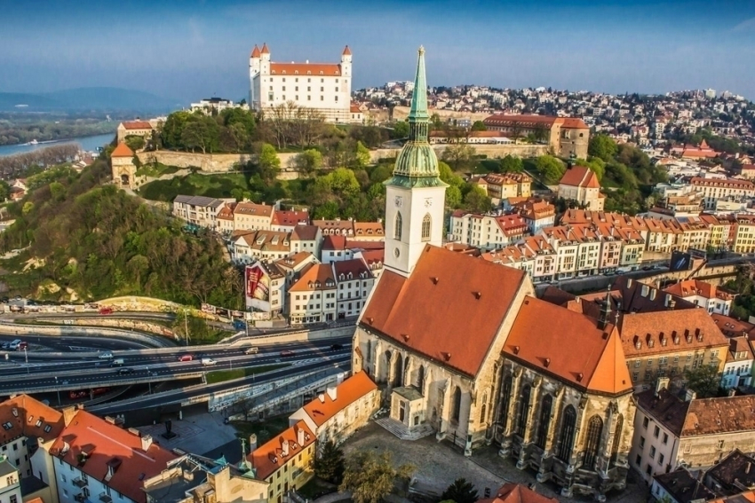 Киртоакэ назвал Братиславу столицей Словении 
