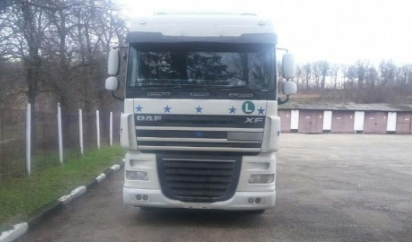 Водитель фуры спровоцировал смертельную аварию и сбежал с места ДТП