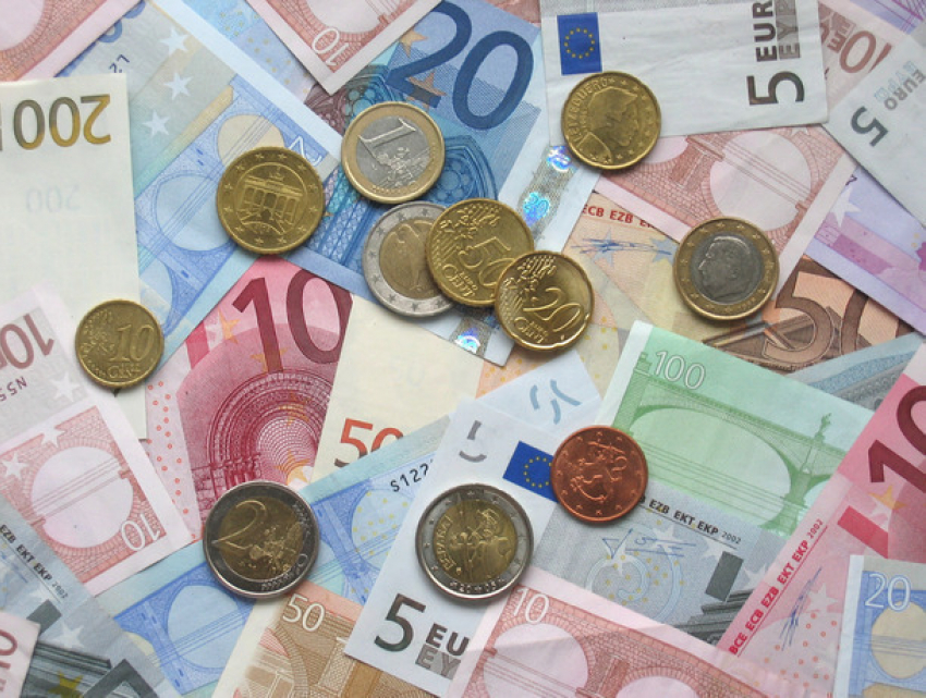 Евро снова упадет в Молдове в среду 