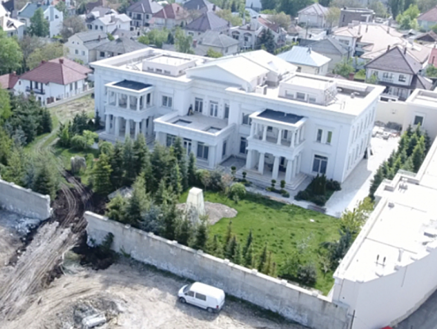 Всплеск на рынке элитной недвижимости: рядом с «Белым домом» в Кишиневе скупили все участки 