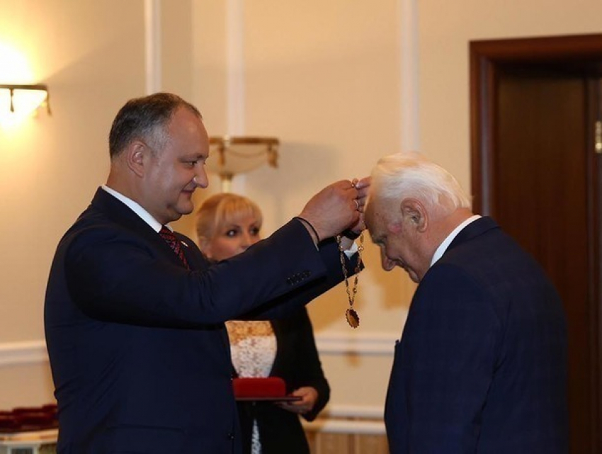 Государственные награды из рук президента получили выдающиеся граждане Молдовы