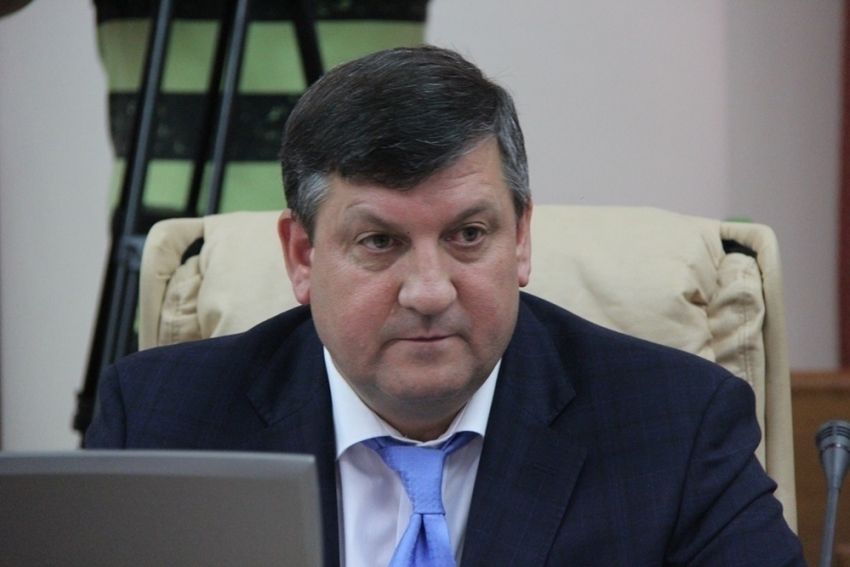 СМИ: НАЦ проводит обыск дома у министра транспорта Юрия Киринчука