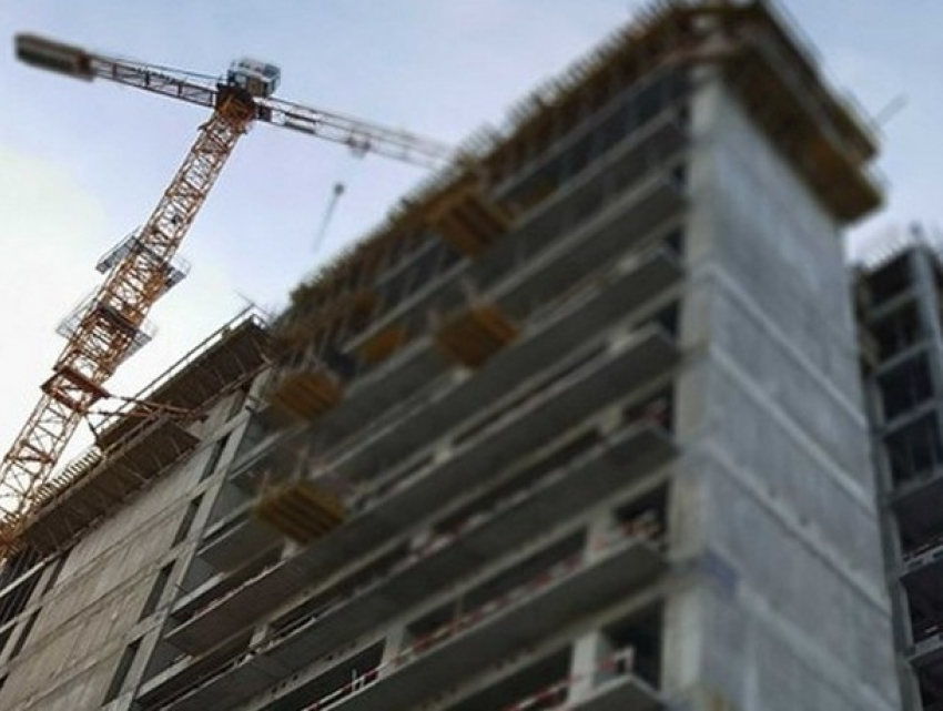 Подросток бросился с высотки после смерти отца в Кишиневе