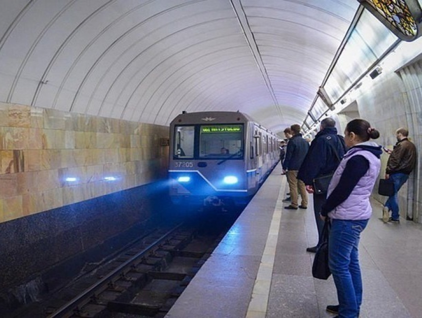 Женщина из Молдовы погибла под колесами поезда в московском метро
