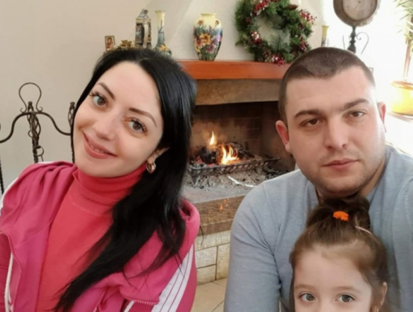 Наплевавшая на предрассудки молдавская певица назвала сына библейским именем