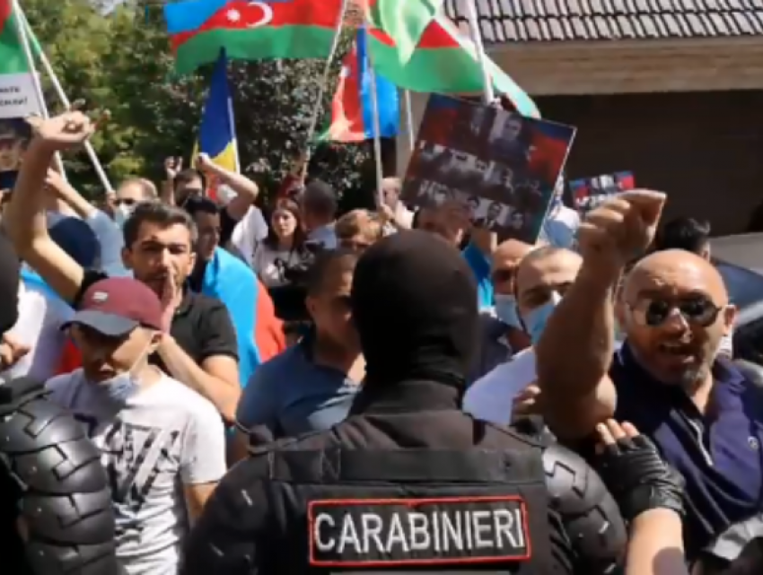Стычка у посольства Армении в Кишиневе – азербайджанцы подрались с армянами