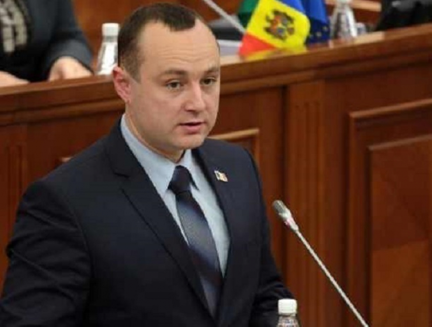 Правительство Молдовы обвинили в финансовом обмане студентов